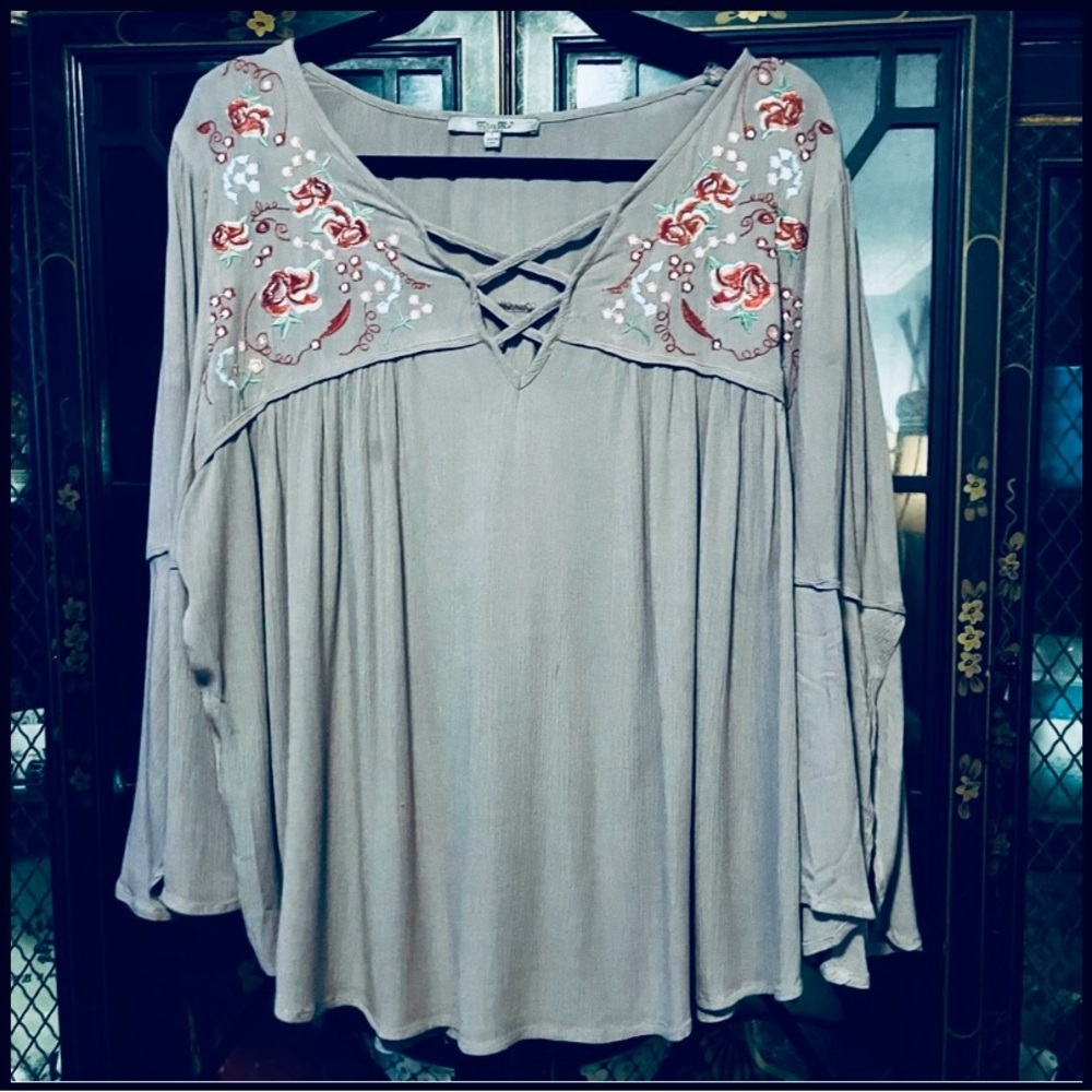 Miss Me Taupe Embroidered Top Size Small Bohemian Flowy Style